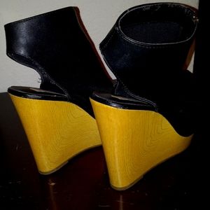 Women's shoes